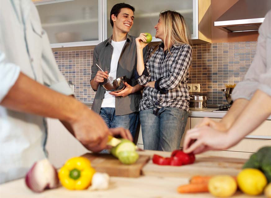 Cooking With Quercetin Choose recipes with ingredients high in quercetin to add more quercetin to your diet.
