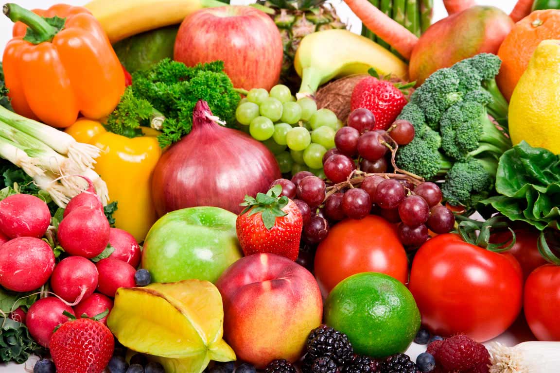 Foods that are high in quercetin include fruits and vegetables.